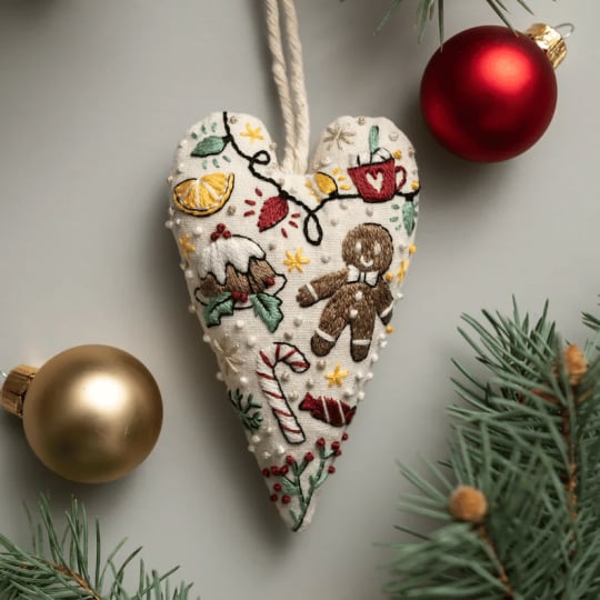 🔥2025 New Release 50% OFF 💖 🎄DIY Heart Shaped Hand Embroidered Christmas Ornament/Ornament Kit 🧵
