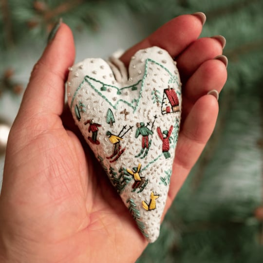🔥2025 New Release 50% OFF 💖 🎄DIY Heart Shaped Hand Embroidered Christmas Ornament/Ornament Kit 🧵