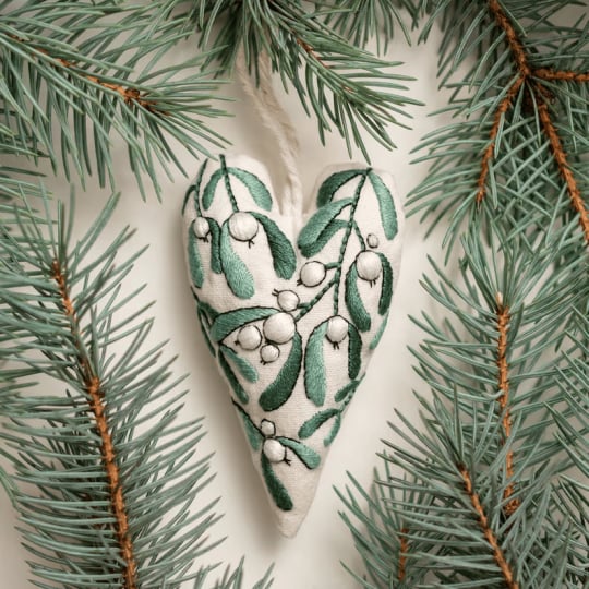 🔥2025 New Release 50% OFF 💖 🎄DIY Heart Shaped Hand Embroidered Christmas Ornament/Ornament Kit 🧵