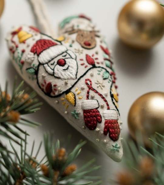🔥2025 New Release 50% OFF 💖 🎄DIY Heart Shaped Hand Embroidered Christmas Ornament/Ornament Kit 🧵