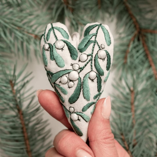🔥2025 New Release 50% OFF 💖 🎄DIY Heart Shaped Hand Embroidered Christmas Ornament/Ornament Kit 🧵