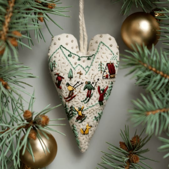 🔥2025 New Release 50% OFF 💖 🎄DIY Heart Shaped Hand Embroidered Christmas Ornament/Ornament Kit 🧵